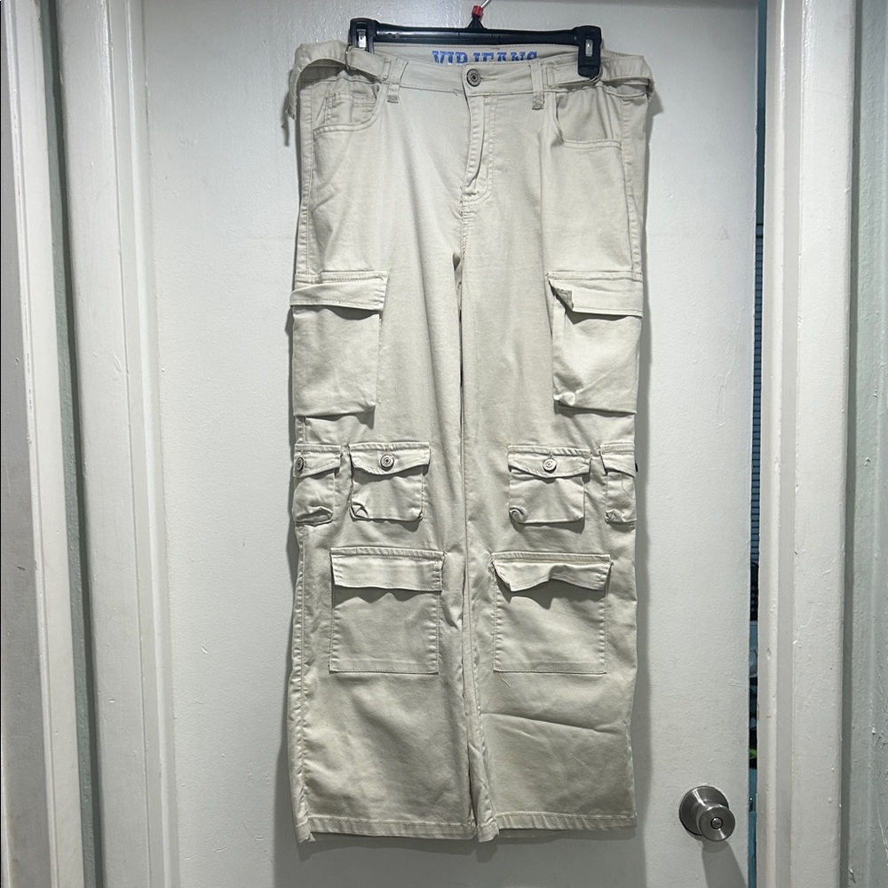 Women’s Cream Cargo Pants